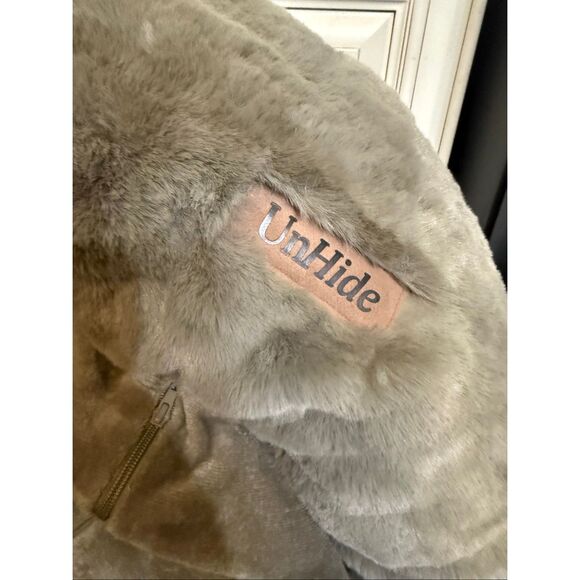 Unhide Removable Faux Fur Cover Extra Soft Floof Pet Bed Gray M/ 28"x10" NWOT - Picture 4 of 11